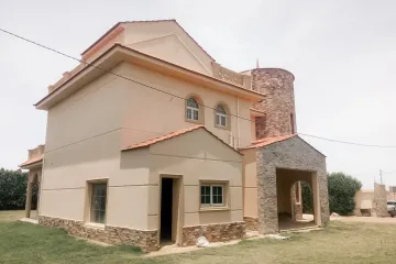 فيلا مسجلة للبيع 2000 م بكينج مريوط  (بجوار هيلتون كينج رانش)