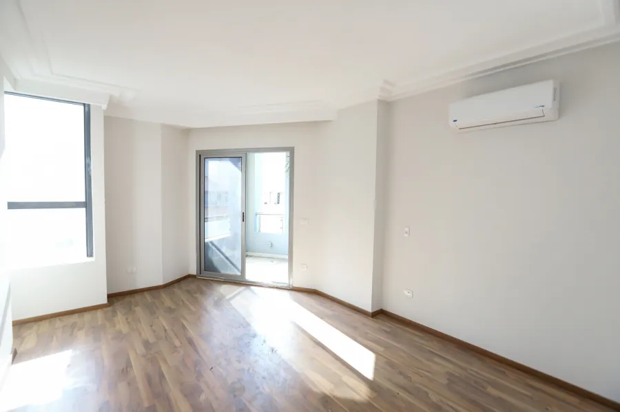 شقة للايجار 192م رشدي (ش ابو قير)