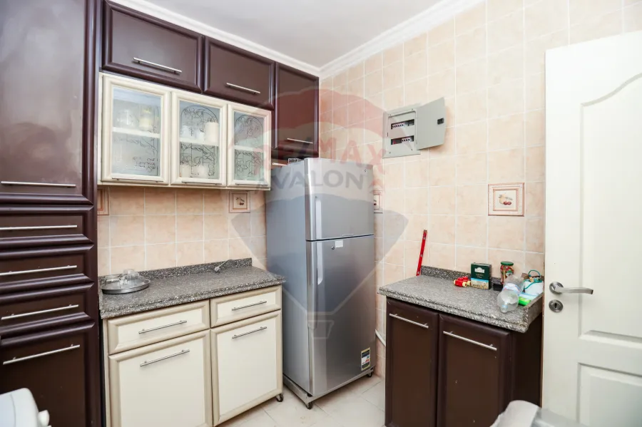 Apartment For Sale 125 m Smouha ( Next to Faros University)