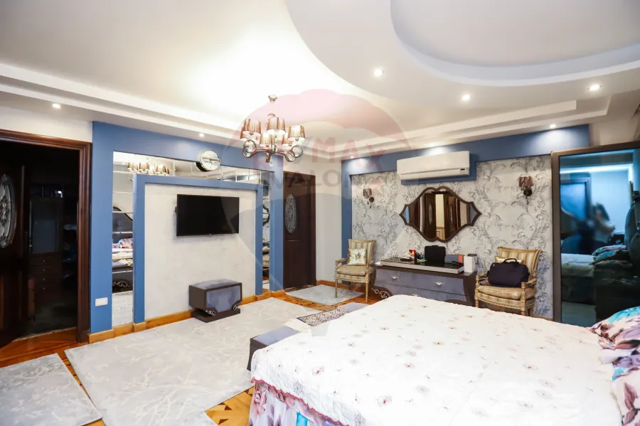 شقة للبيع 575م سموحة (ش فوزي معاذ الرئيسي)