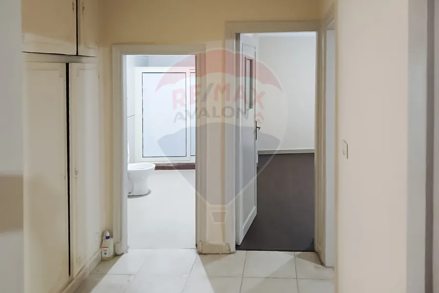 Administrative unit For Rent 200 m Glim (Abu Qir St.)