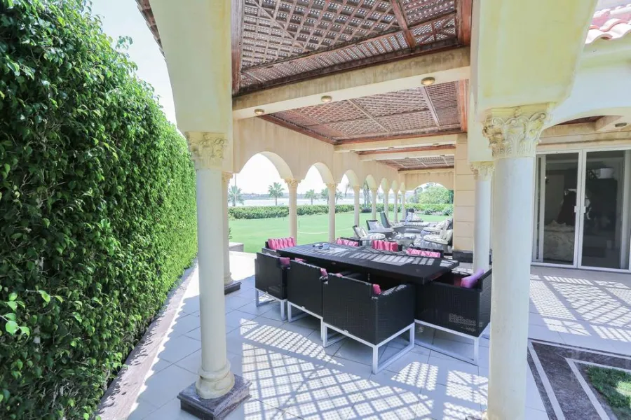 فيلا مستقلة فاخرة  2000م للبيع بلسان الوزراء