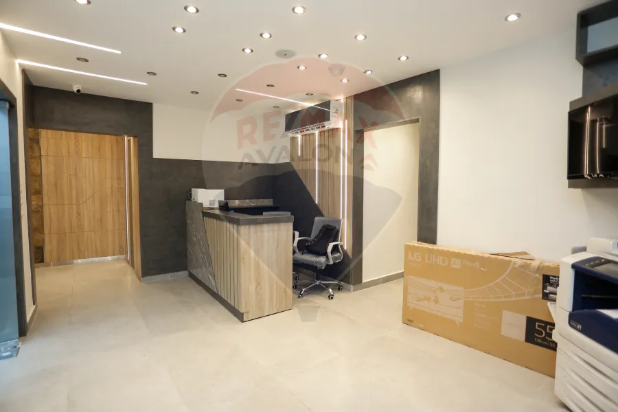 مقر تجاري للبيع 180 م لوران (متفرع من ش الإقبال)