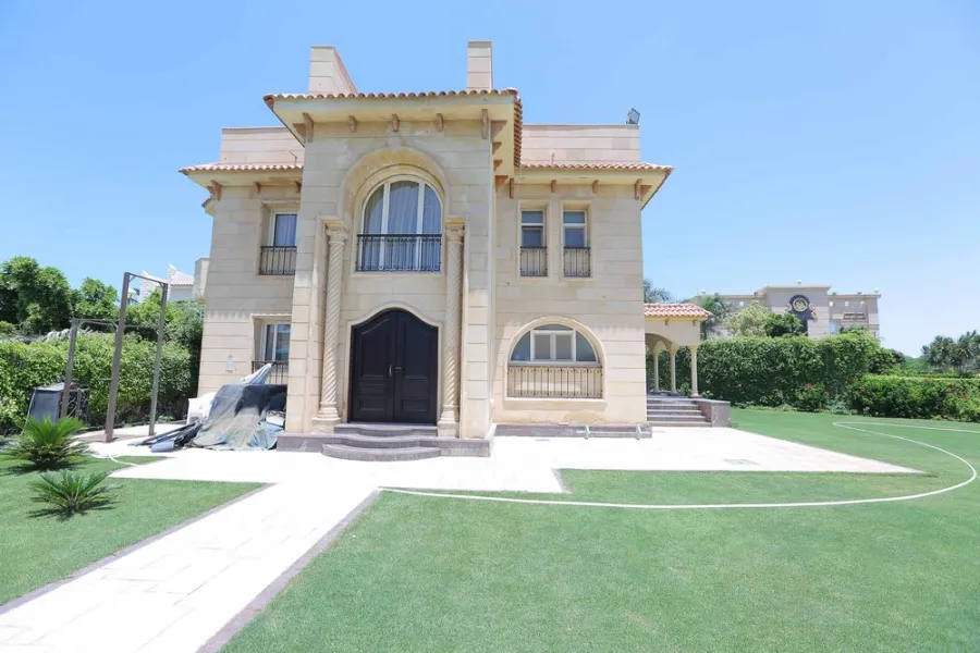 فيلا مستقلة فاخرة  2000م للبيع بلسان الوزراء