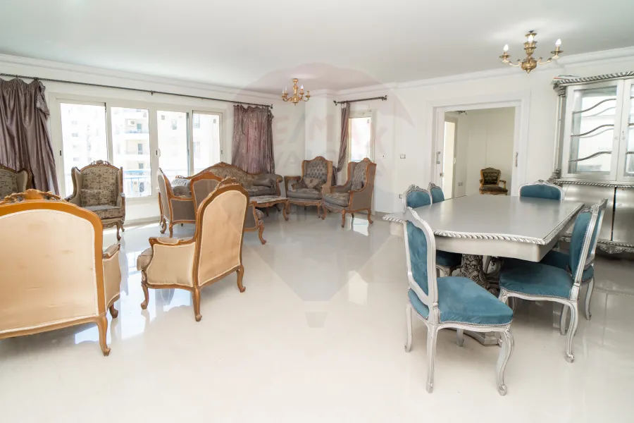 شقة للبيع 263 م سموحة (كومباوند انطونيادس)