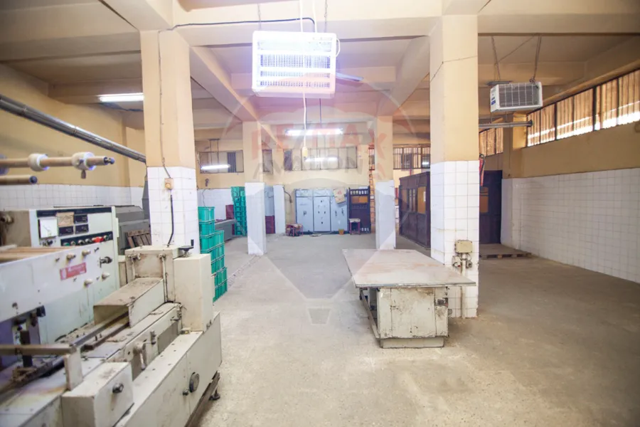 Factory for sale 750 m Al-Ras Al-Sawda (steps from Mostafa Kamel St.)