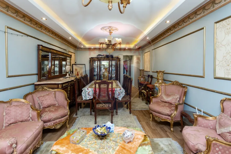 Apartment for sale 225 m Kafr Abdo (skina bnt al hussien st)