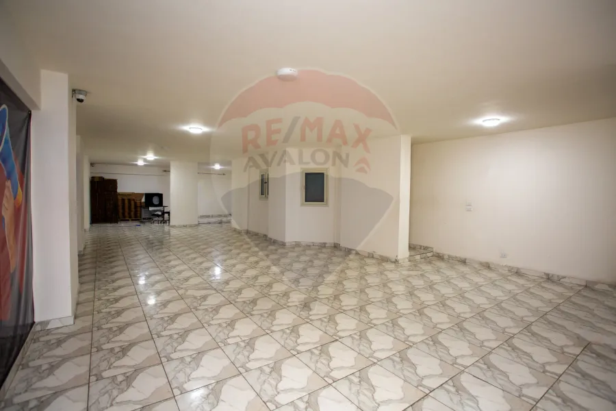 Mezzan for Sale 870 m Al-Ibrahimia (directly on the sea)