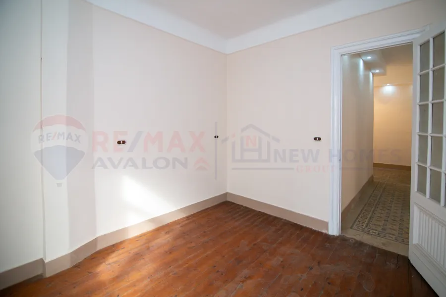 Apartment for sale 100 m Sporting (Both sides of the sea)