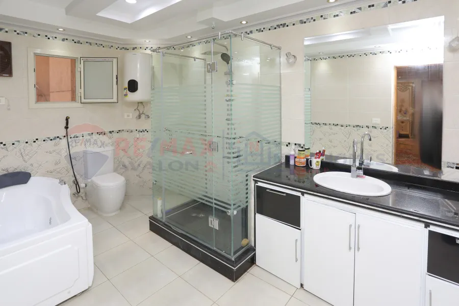 Apartment for sale 332 m Camp Chezar (directly on the sea - brand building)