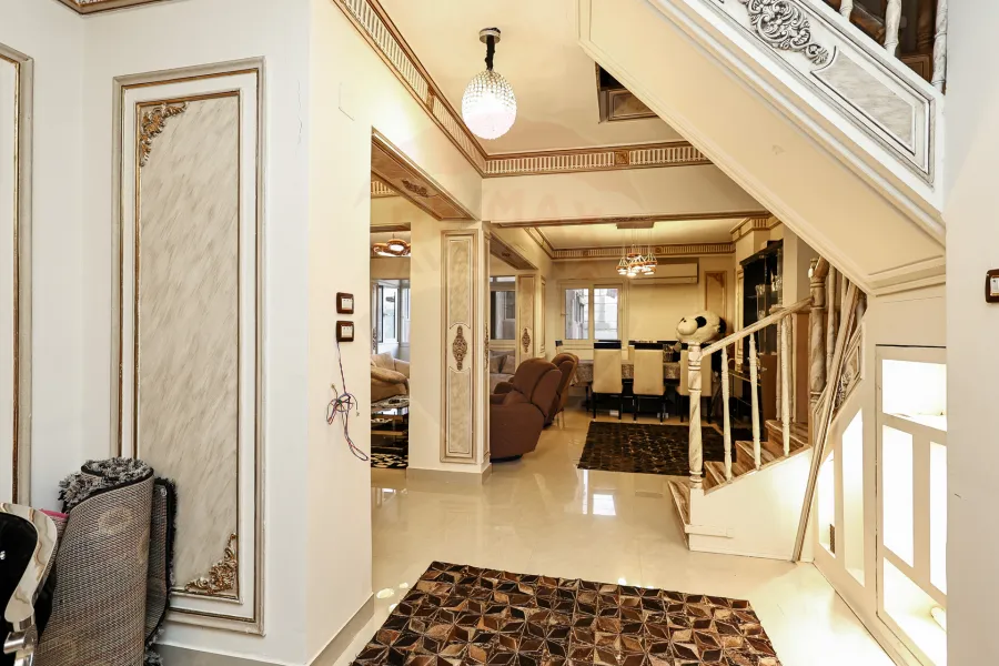 شقة دوبلكس  للبيع 130 م لوران ( متفرع من ش الاقبال )