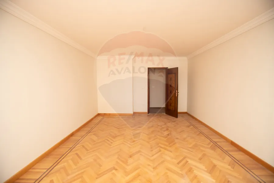 شقة للبيع 240 م مصطفى كامل (على الترام مباشرة) - أول سكن - شقة ناصية