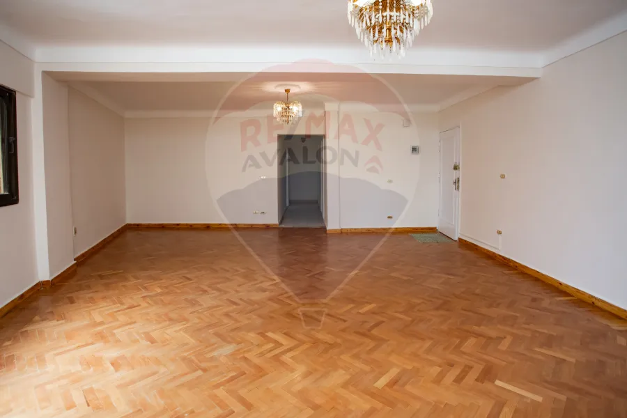 شقه للبيع 160 م سموحة (ش مصطفي كامل)