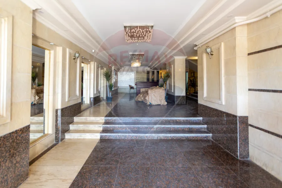 شقة للبيع 131 م سموحة (بجوار جرين تاورز)-1