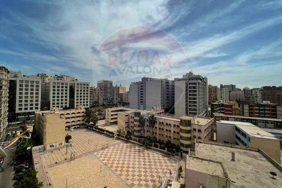 شقة للبيع 220 م سموحة (ش فوزي معاذ - ابراج كيروسيز)