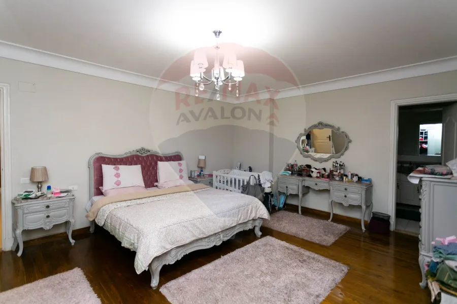 شقة للبيع 266 م سموحة (أمام فندق The Grand Plaza)