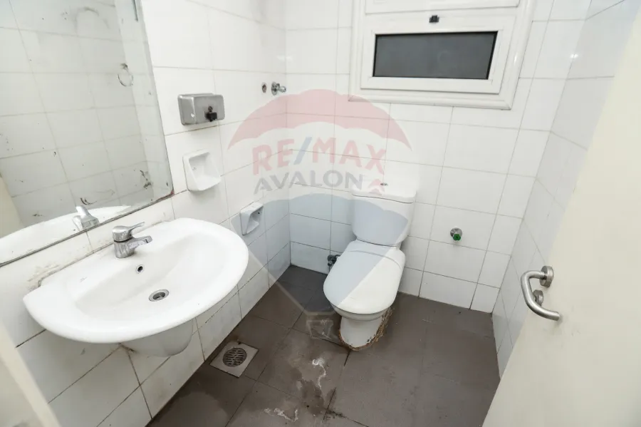 Commercial shop for rent 220 m louran (Al aqbal st)