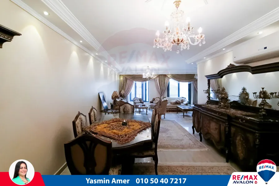 شقة للإيجار المفروش 220 م لوران (خطوات من البحر)