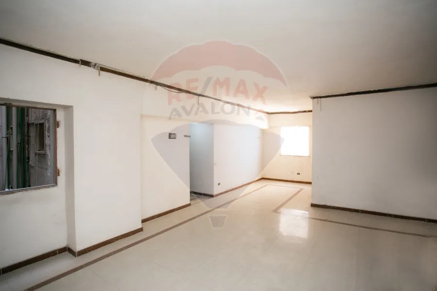 شقة للبيع 131 م رشدي (ش ابو قير - عمارة براند)