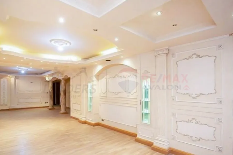 Apartment for sale 195 m Kafr Abdo (steps from Abu Qir St.)