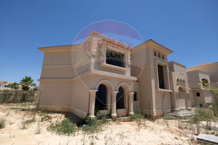 فيلا للبيع 1,016 م الكينج (اليكس ويست - مرحلة سانت كاترين V1)