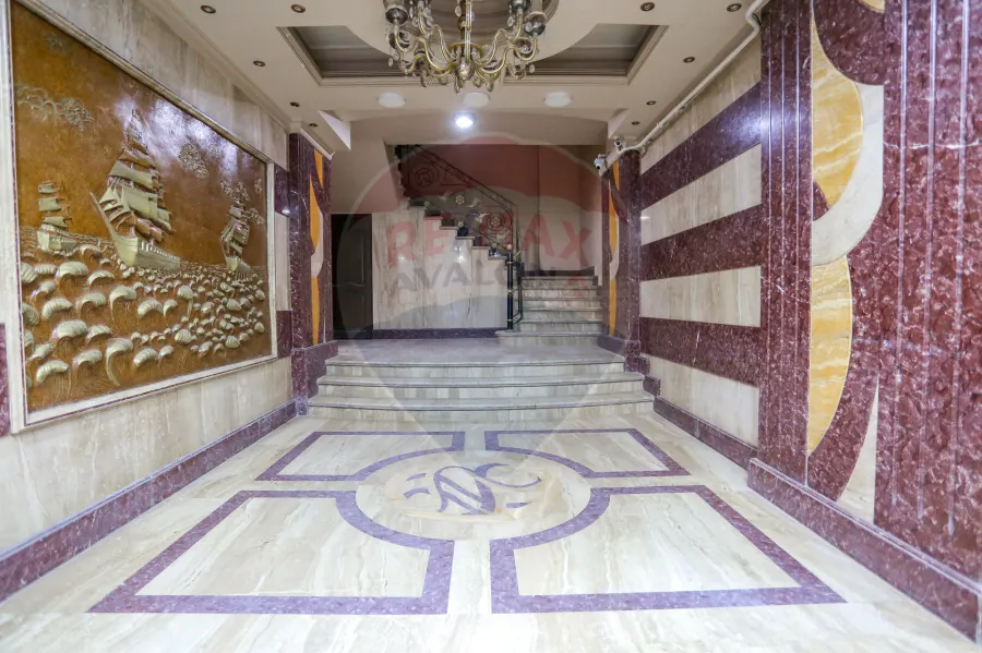 شقة للبيع 200 م سان ستيفانو ( خطوات من فندق الفورسيزون والبحر )