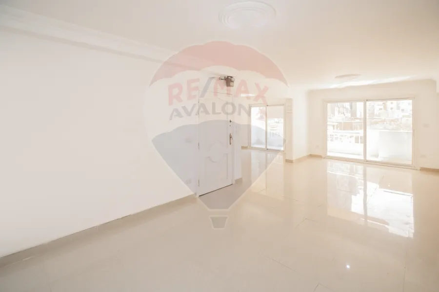 Apartment for sale 200 m Ibrahimia (second number from the sea)