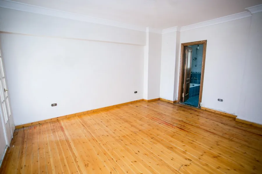 Apartment for Salae 250m Gleem (Near To Korneish)