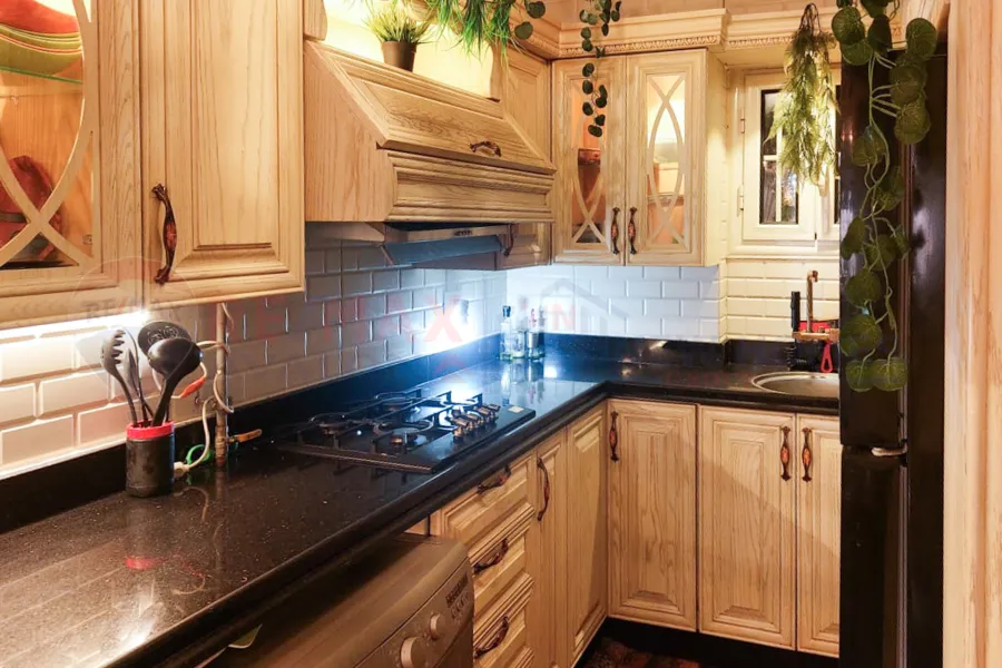 شقة للايجار المفروش 135 م لوران (ش ابو قير)