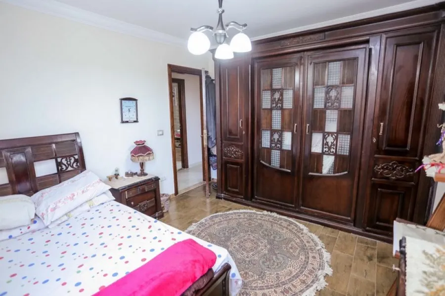 شقة للبيع 180م وابور المياه (وابور المياه خلف بنك CIB)