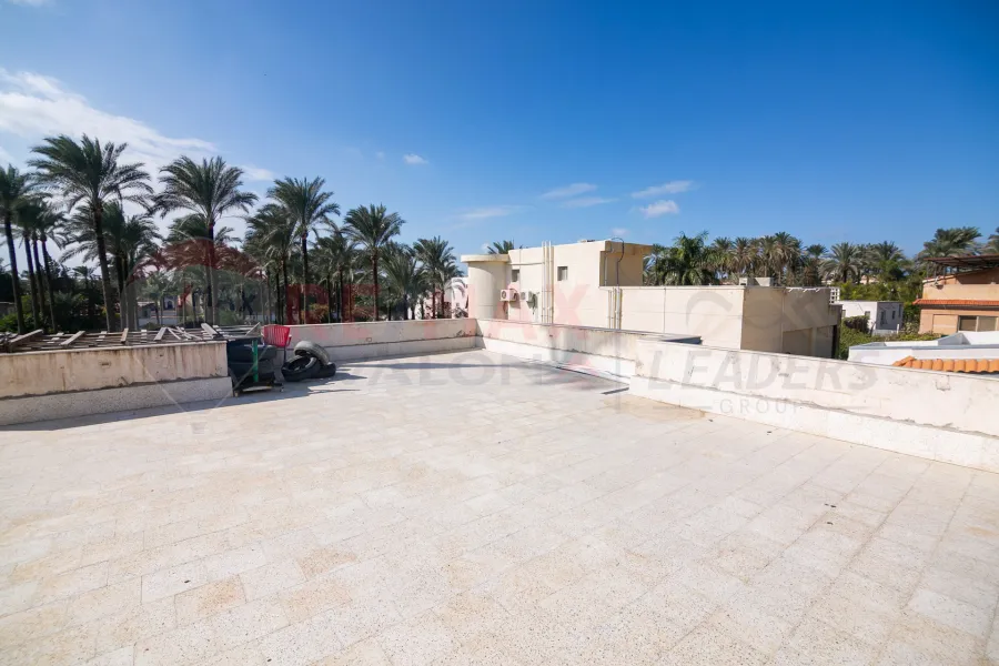 فيلا ستاند الون للبيع 1,100 م كينج مريوط ( خطوات من الهيلتون)