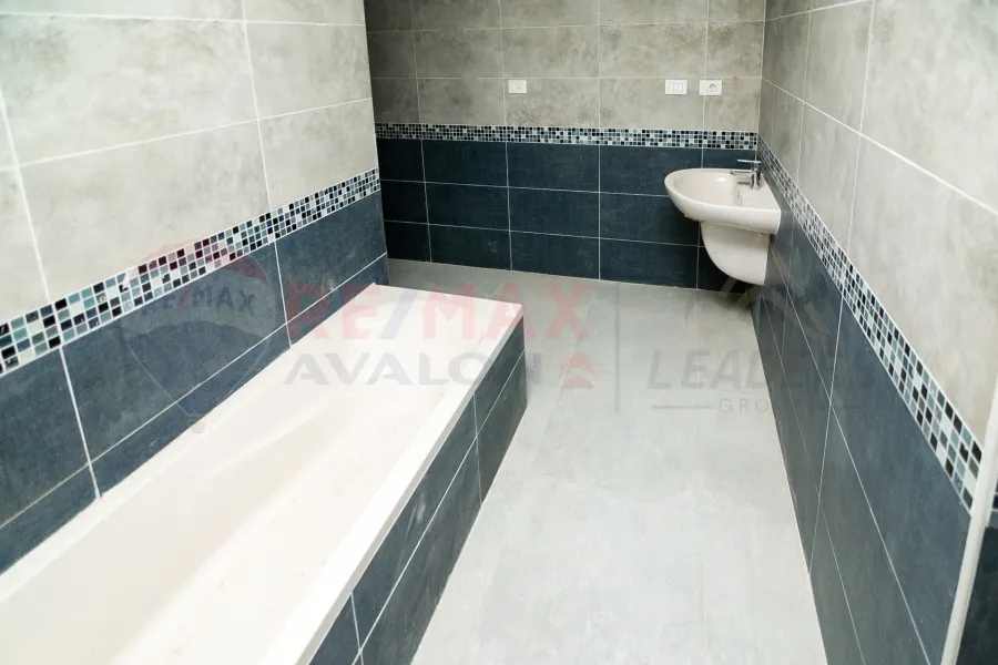 شقه للبيع 139 م سموحه (جراند فيو)