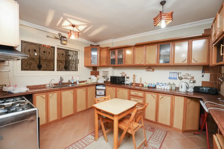 شقة للبيع 230م سان ستفانو