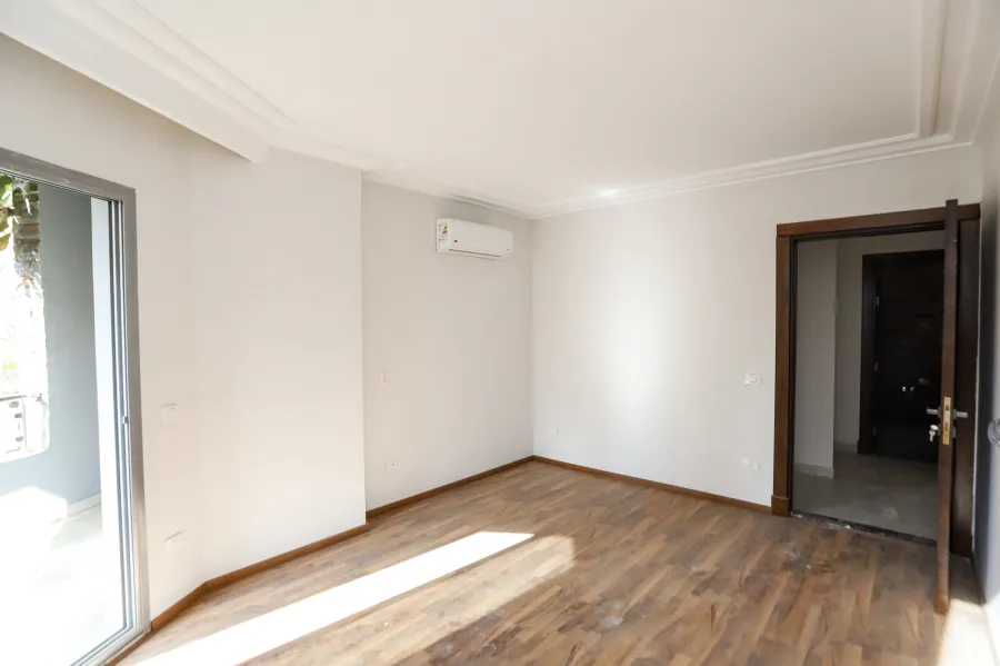 شقة للايجار 192م رشدي (ش ابو قير)