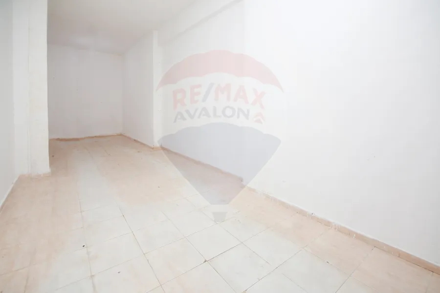 محل للبيع 43 م سيدى بشر بحرى (خطوات من ش خالد بن الوليد والبحر)