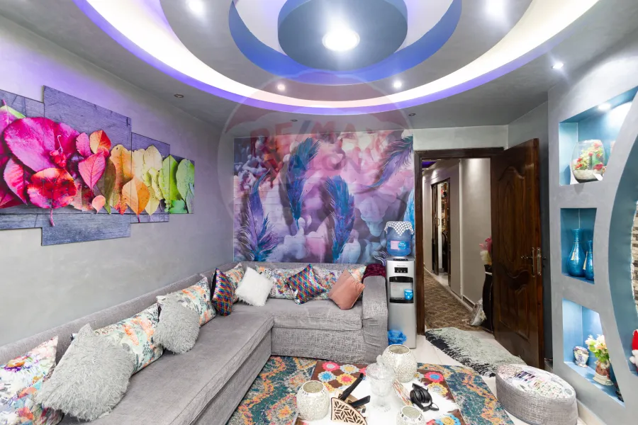 شقة للبيع 125 م محرم بك (خطوات من ش امير البحر الرئيسي)