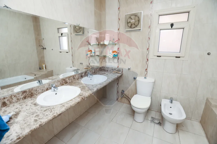 فيلا للإيجار 630 م كينج مريوط ( كومباوند العروبة)