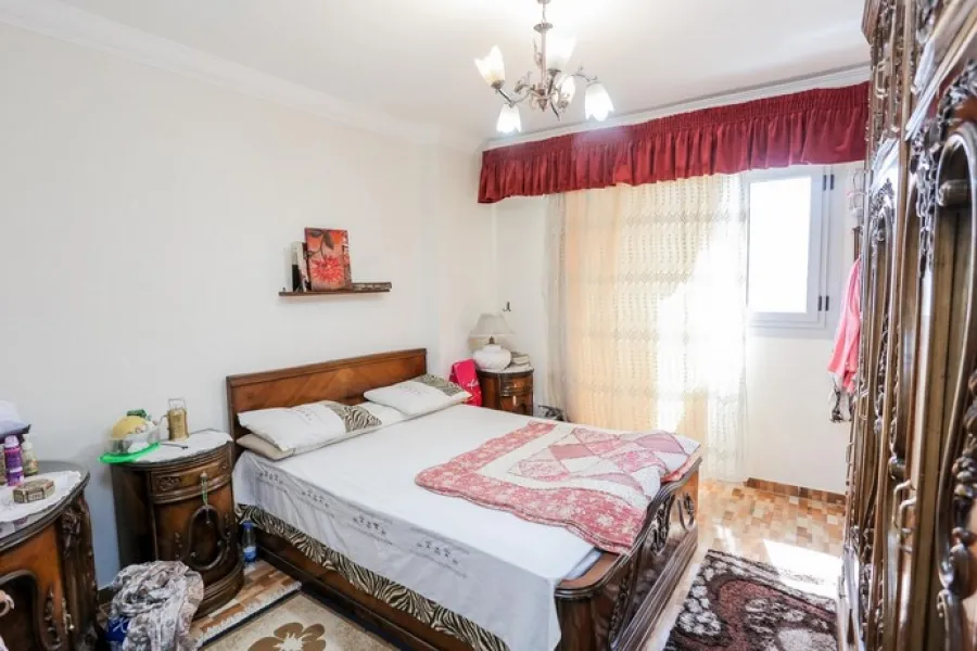 شقة للبيع 180م وابور المياه (وابور المياه خلف بنك CIB)