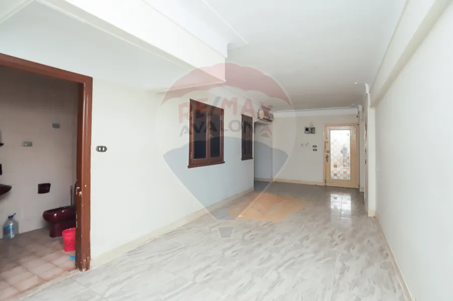 Office for Rent 200 m Sidi Beshr ( Gamal Abd El Nasser st- the Golden square )