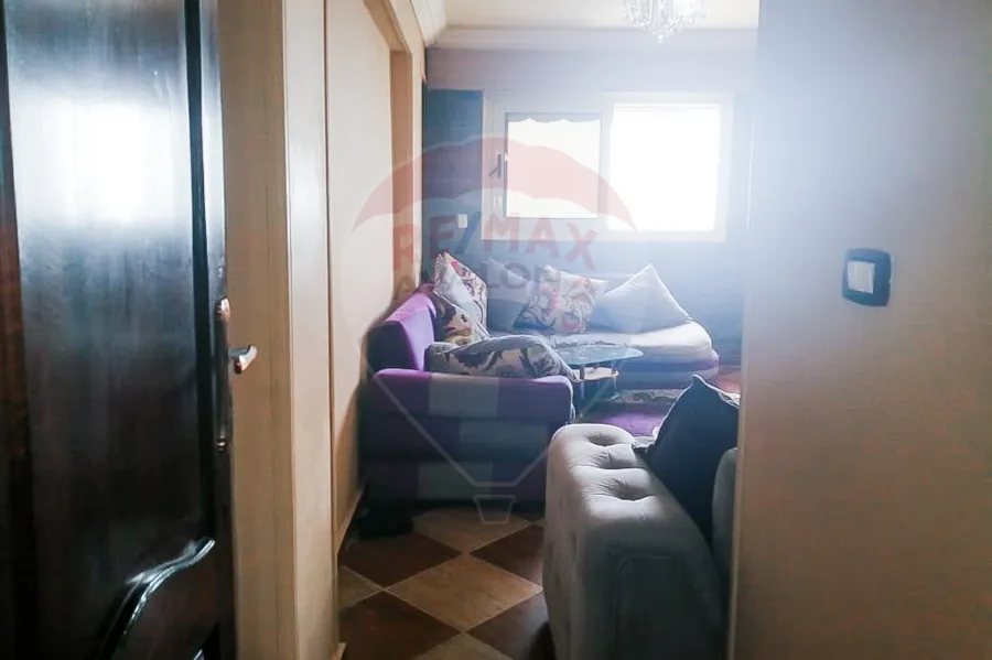 Furnished Apartment For Rent 160 m Stanly (Steps from the Sea.)