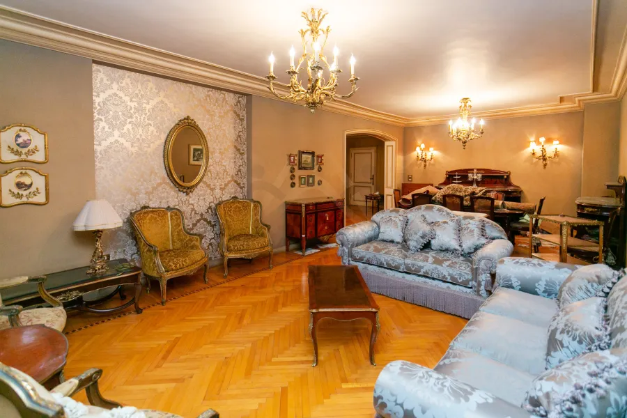 شقة للبيع 235 م كفر عبده (خطوات من شارع ابوقير - عمارة برند)