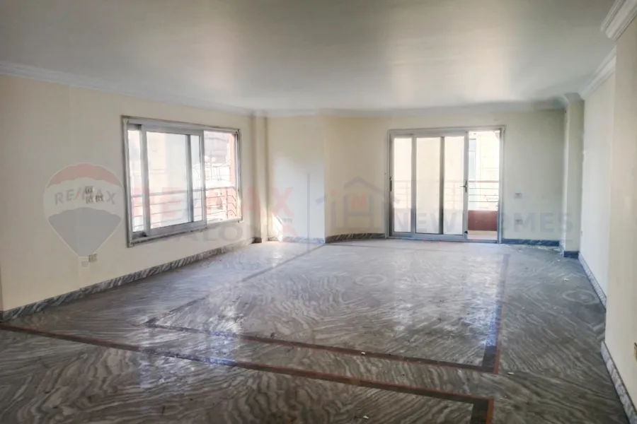 Apartment for rent 255 m Louran (El-Eqbal main st.)