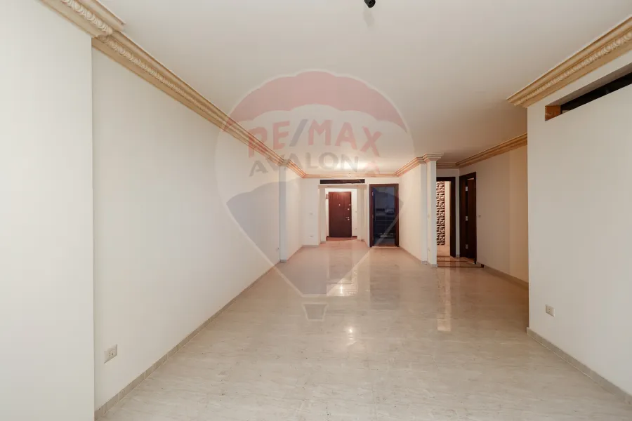Apartment for sale 193 m Louran (directly on the tram - Brand Building)
