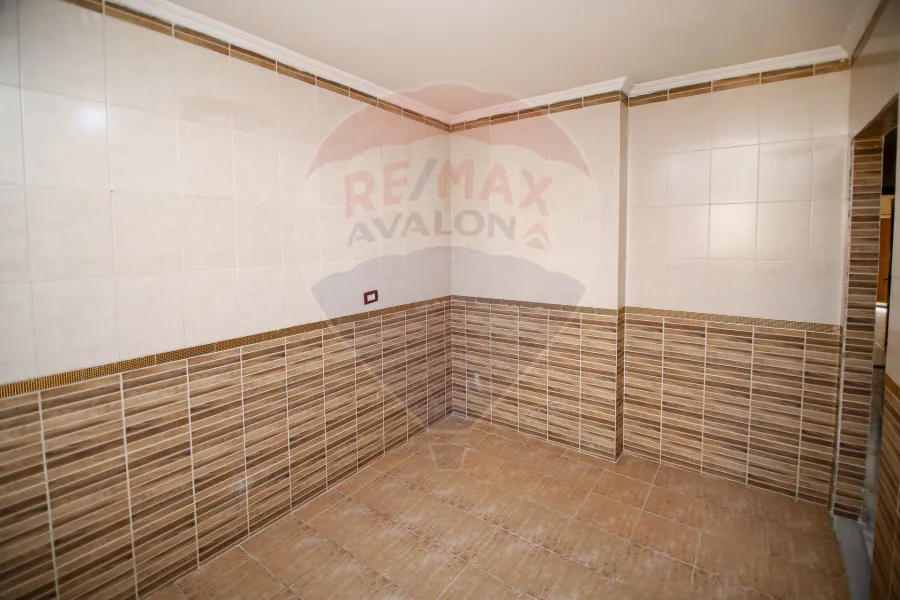 Apartment for rent 200 m Louran (Sarhank St.)