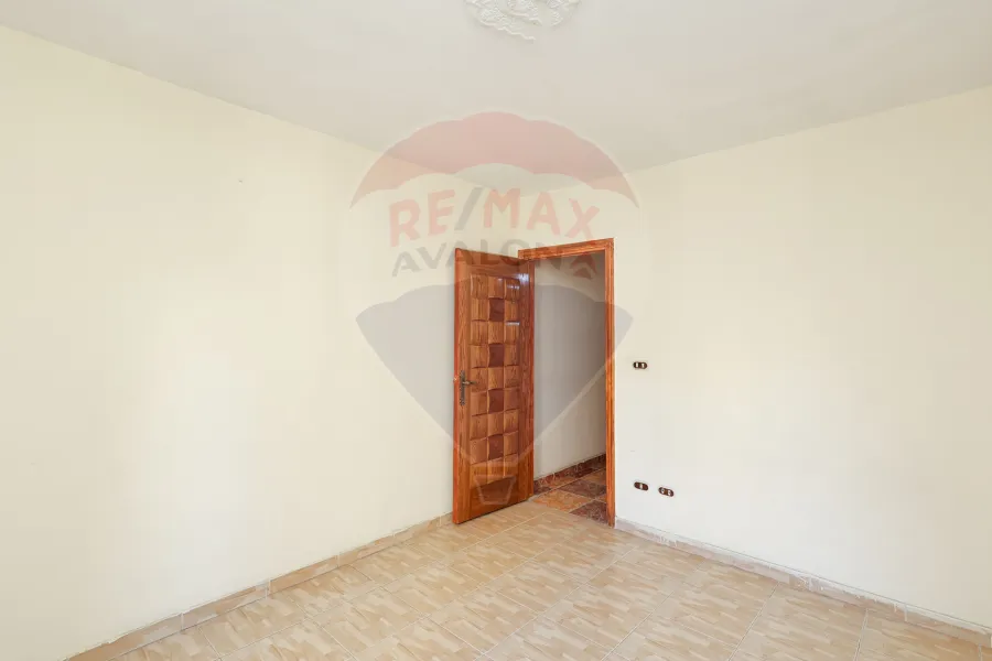 شقة للبيع 116 م محرم بك (ش عرفان الرئيسي)