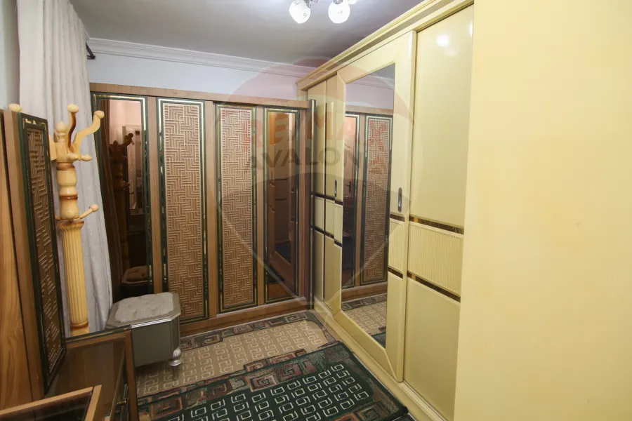 شقة للبيع 120 م الابراهيمية (خطوات من الكورنيش)