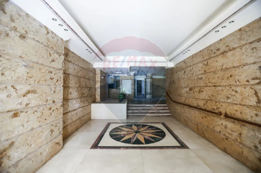 شقة للبيع 187 م سموحة (شارع إسماعيل سري)