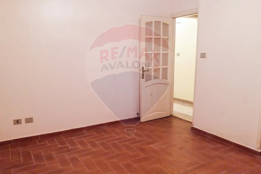 شقة للبيع 186 م سيدي بشر (ش العيسوي )