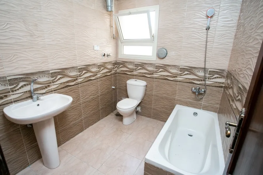 شقة للإيجار200م سبورتنج ( ش أحمد علام )