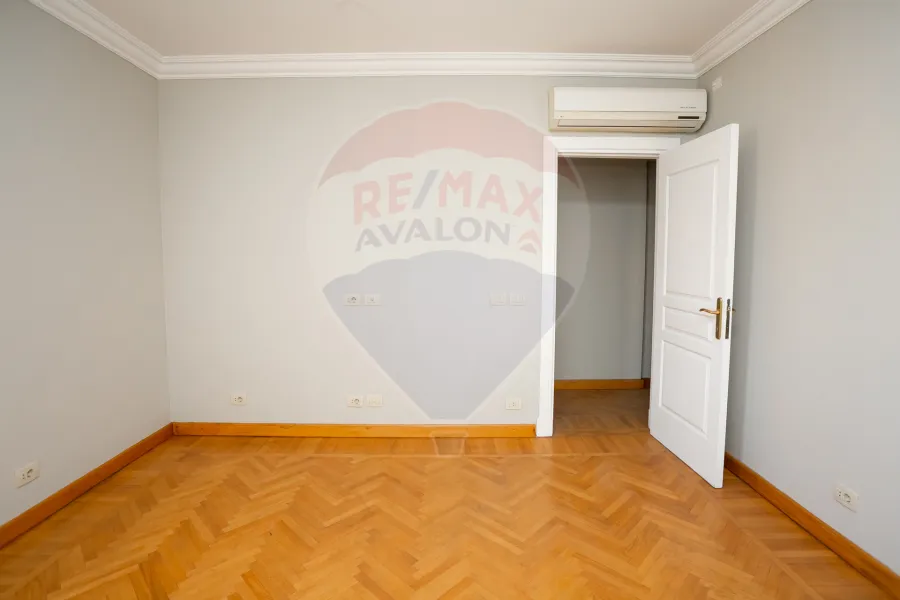 Apartment for sale, 235 m, Smouha (Fawzy Moaz St, Lotus Tower)